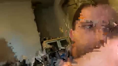 Snapshot of vinnie8888889 chatting on February 17, 8:52 am Vince online show from February 17, 8:52 am