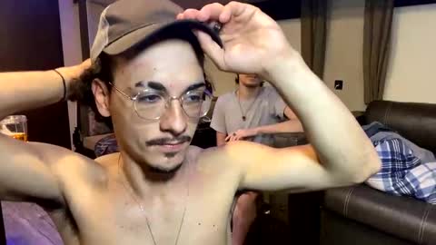 Snapshot of vinsmoke_sanji2020 chatting on December 17, 1:07 am Sanji online show from December 17, 1:07 am