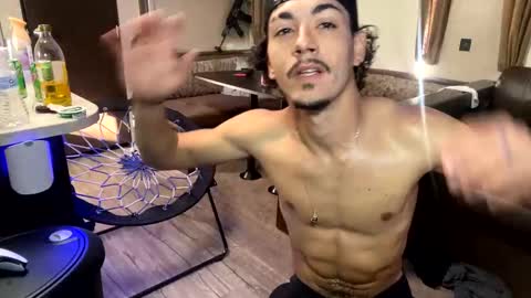 Snapshot of vinsmoke_sanji2020 chatting on December 18, 2:17 pm Sanji online show from December 18, 2:17 pm