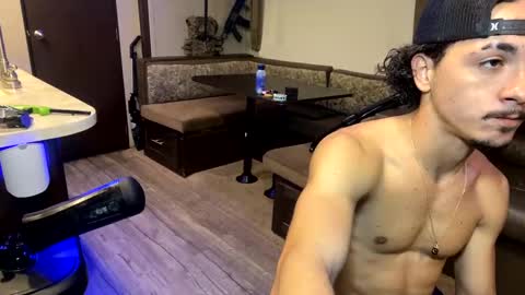 Snapshot of vinsmoke_sanji2020 chatting on December 18, 10:46 pm Sanji online show from December 18, 10:46 pm