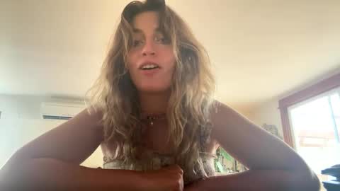 Snapshot of vintagevixen777 chatting on September 9, 8:41 pm vintagevixen777 online show from September 9, 8:41 pm