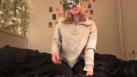 Snapshot of viola_blonde chatting on October 7, 4:26 pm viola_blonde online show from October 7, 4:26 pm