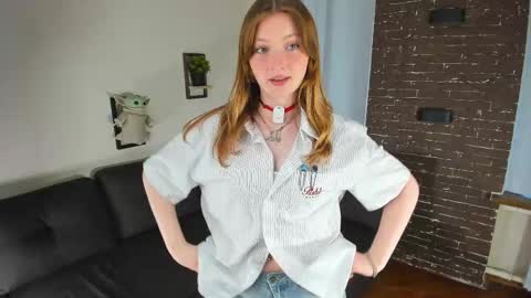 Viola but friends call me Sisi online show from May 29, 5:11 pm