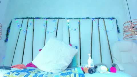 violeet_gray online show from December 5, 10:35 am