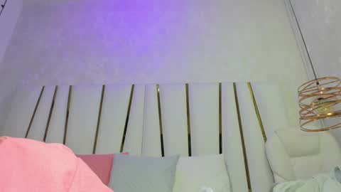 violeet_gray online show from May 21, 11:39 am