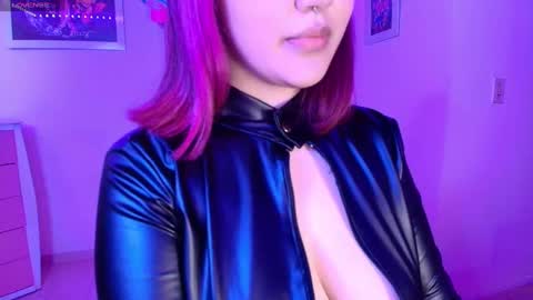 violet online show from October 21, 12:50 pm