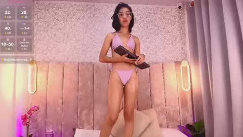 Snapshot of violet_606 chatting on October 9, 2:37 pm Violeta online show from October 9, 2:37 pm