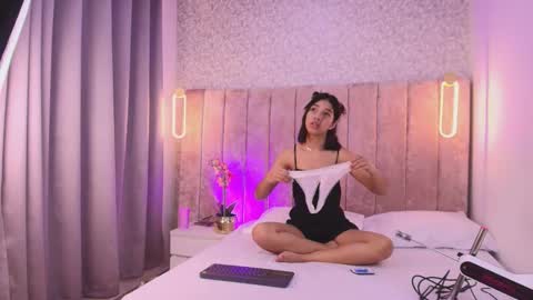 Violeta online show from December 16, 6:46 pm