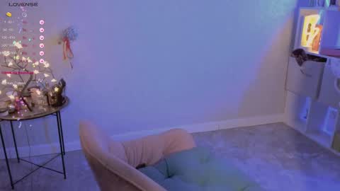 Snapshot of violet____h chatting on March 7, 8:11 pm violet____h online show from March 7, 8:11 pm