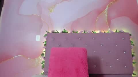 violet__taylor_ online show from April 9, 2:22 am