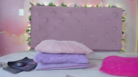violet__taylor_ online show from May 25, 2:17 am
