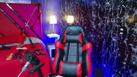 Snapshot of violet_bdsm chatting on April 7, 12:49 pm Violet online show from April 7, 12:49 pm