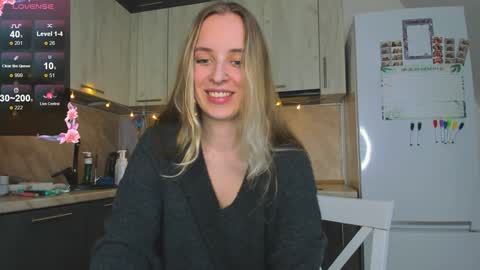 Snapshot of violet_blue_eyes chatting on December 3, 12:16 pm Violet online show from December 3, 12:16 pm