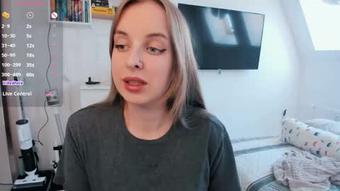 Violet online show from April 20, 12:08 pm