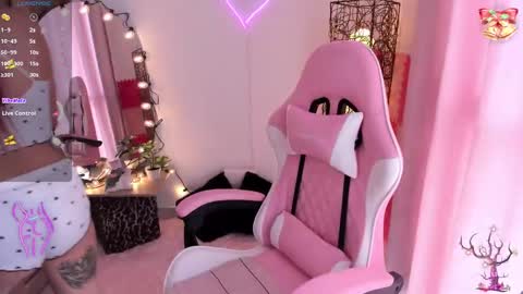 violet online show from December 30, 4:40 pm