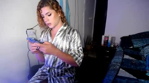 violet_hyuga online show from September 19, 3:52 am