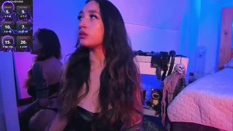 Violet Jones online show from February 19, 2:24 pm