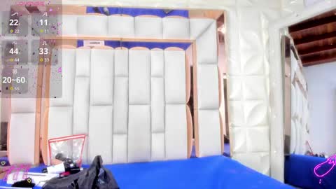 violet_milleer online show from April 12, 7:30 pm