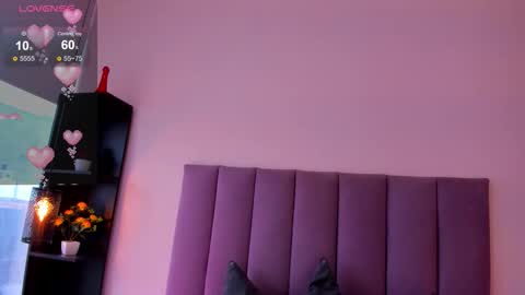 violet online show from March 28, 1:11 pm