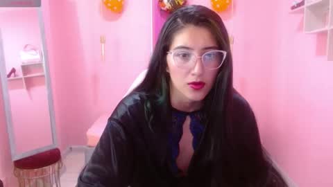 Snapshot of violet_raine_ chatting on November 1, 12:40 pm Violet online show from November 1, 12:40 pm