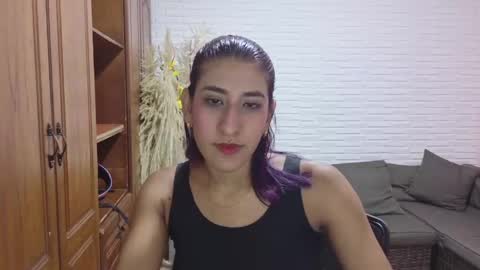 violet_rousse7 online show from June 3, 4:26 am