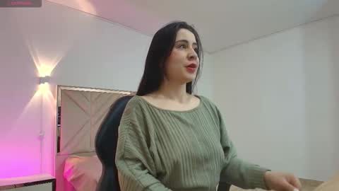 violet_tay1 online show from October 4, 10:35 am