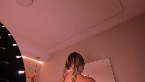 Violeta  online show from October 8, 11:19 am