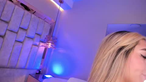 Violeta  online show from November 11, 11:10 am