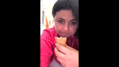 violeta.. online show from January 13, 9:20 pm