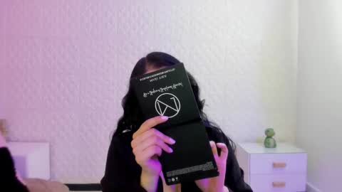     online show from March 27, 9:47 pm