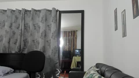 Snapshot of violeta_gracee chatting on November 30, 12:42 pm violeta_gracee online show from November 30, 12:42 pm