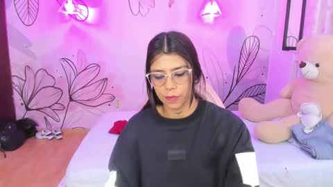 Snapshot of violeta_in chatting on October 18, 12:28 pm Violeta online show from October 18, 12:28 pm