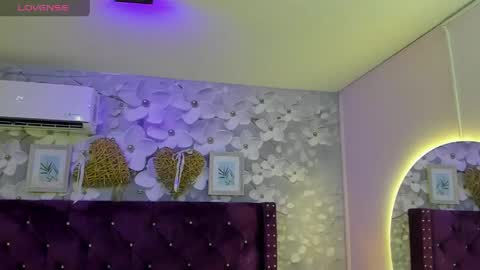 Snapshot of violeta_medina chatting on April 23, 2:57 am violeta_medina online show from April 23, 2:57 am