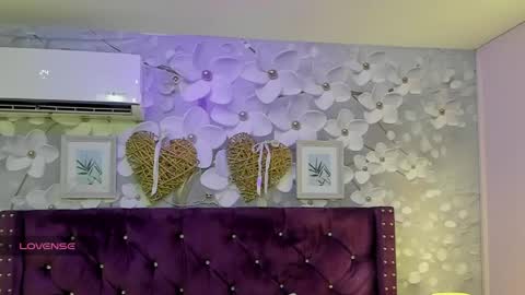 Snapshot of violeta_medina chatting on May 10, 3:01 am violeta_medina online show from May 10, 3:01 am