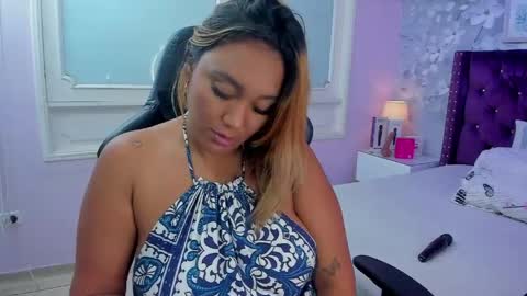 Snapshot of violeta_medina chatting on May 17, 2:53 am violeta_medina online show from May 17, 2:53 am