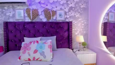 Snapshot of violeta_medina chatting on May 30, 2:52 am violeta_medina online show from May 30, 2:52 am