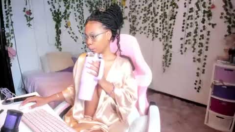 Snapshot of violeta_miler_ chatting on July 20, 5:59 pm Violeta online show from July 20, 5:59 pm