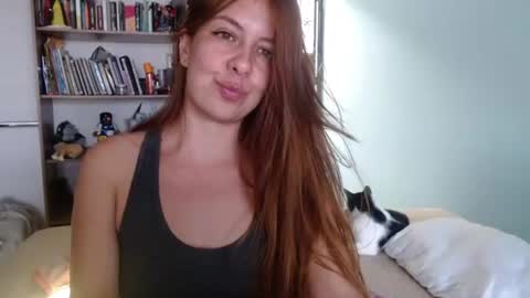 Snapshot of violeta_peter69 chatting on June 12, 8:19 pm Violeta Peter online show from June 12, 8:19 pm