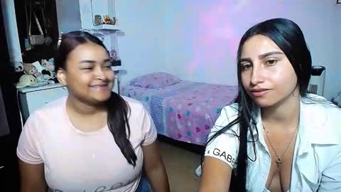 Snapshot of violeta_rouses chatting on February 16, 4:14 pm violeta_rouses online show from February 16, 4:14 pm
