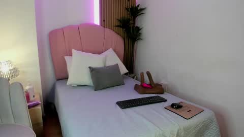 violeta_sannz online show from May 5, 11:29 am
