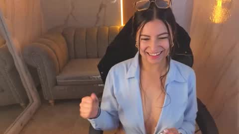 Snapshot of violeta_tf chatting on February 19, 2:02 pm violeta_tf online show from February 19, 2:02 pm