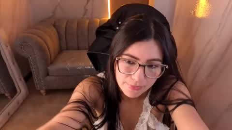 Snapshot of violeta_tf chatting on February 26, 2:38 pm violeta_tf online show from February 26, 2:38 pm