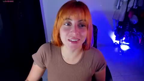 Snapshot of violetaarey chatting on June 30, 9:38 pm Violeta Help me reach 150 thumbs up online show from June 30, 9:38 pm