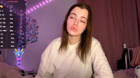 Snapshot of violetamelia chatting on May 1, 6:12 pm Eva online show from May 1, 6:12 pm