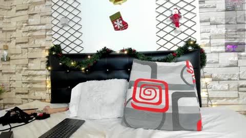 Violeta online show from December 15, 9:42 pm