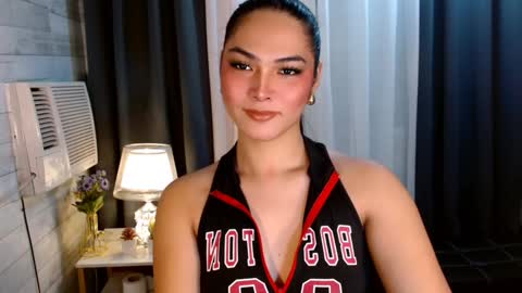 violet online show from December 13, 1:01 pm