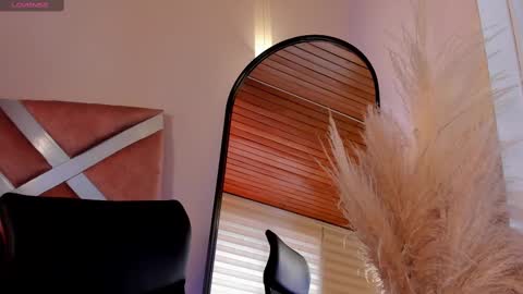 Snapshot of violetcollins_ chatting on September 9, 7:35 pm Call me Violet online show from September 9, 7:35 pm