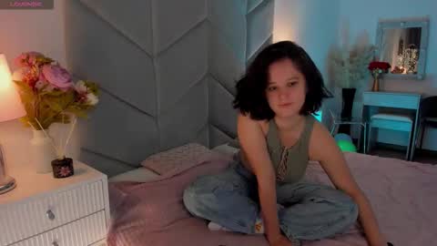Violet online show from October 5, 6:12 am