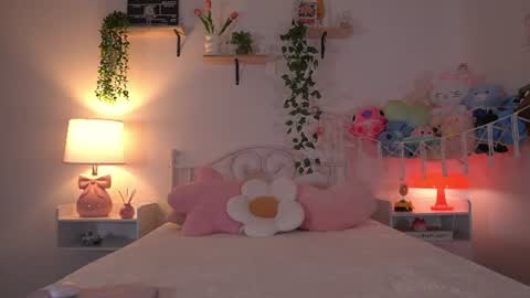 Snapshot of violeth___ chatting on July 16, 11:05 am violeth___ online show from July 16, 11:05 am