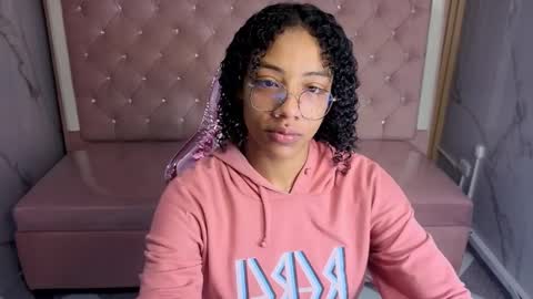 violeth_b online show from December 15, 12:42 pm